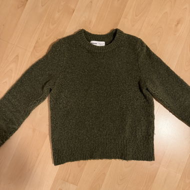 Bershka green knit sweater M