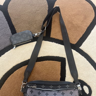 Lv messenger bag