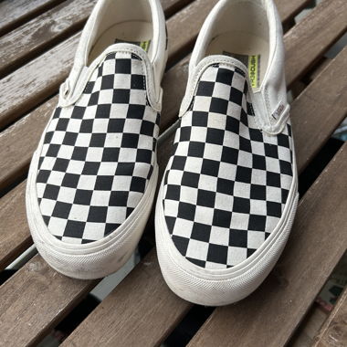 Checkered vans (almost new)
