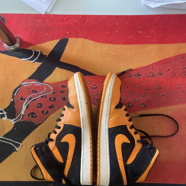 Air Jordan 1 mid