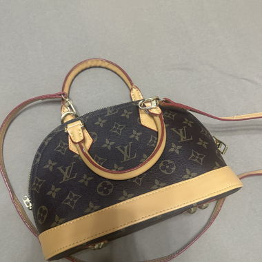 Stylish Designer-Look Bag – Not Original