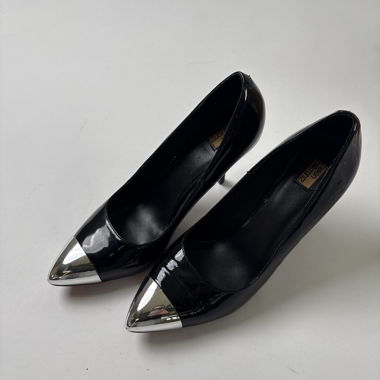 Scarpe col tacco in vernice nere EU 38 di Helen Billkranz