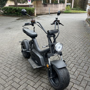 Monopattino elettrico con sedile