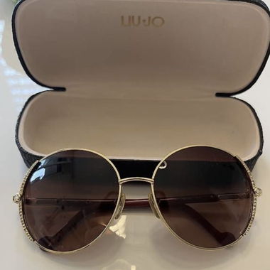 Vendo occhiali da sole LIU-JO