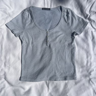 T-shirt blu Brandy Melville floreale