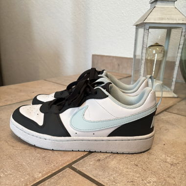 Nike à vendre taille 37.5