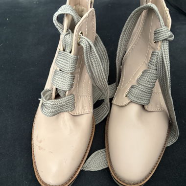 Stivaletti beige con lacci Marks & Spencer’s