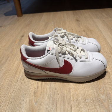Nike sneakers Cortez blanches et rouges