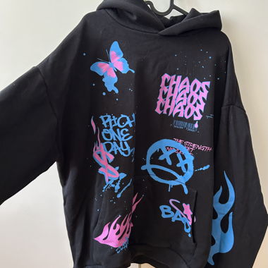 Sweat à capuche noir graphique néon