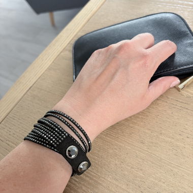 Bracciale Swarovski nero con strass