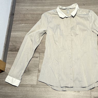 Chemise grise avec col et blanc 