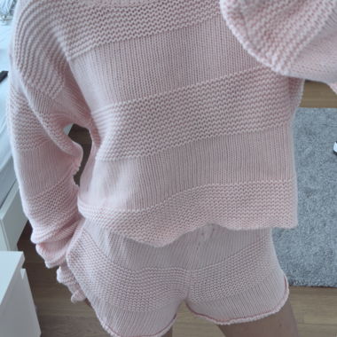 pullover in maglia rosa