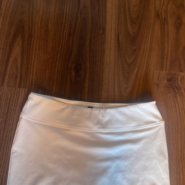 mini-jupe blanche