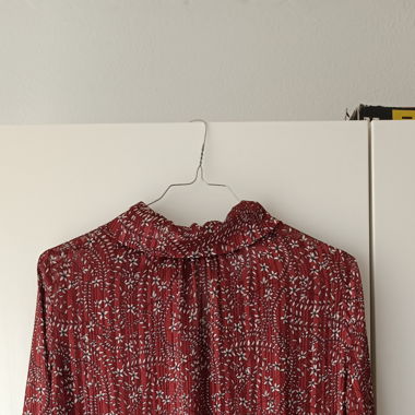 Blusa marrone a fiori