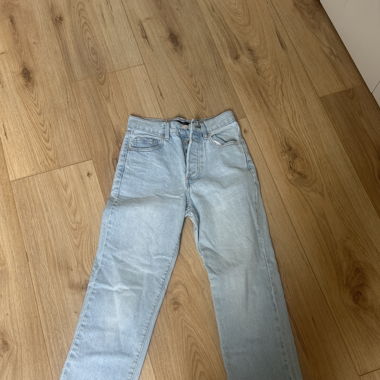 hellblaue jeans 