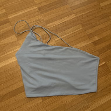 Blauer asymmetrischer Oberteil