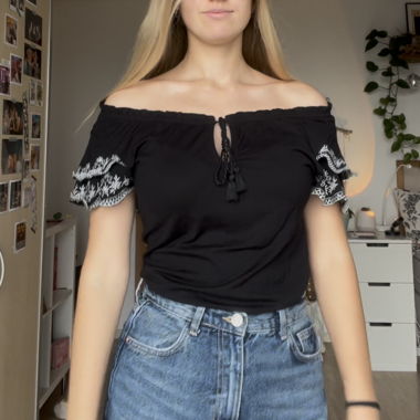 T-shirt mit Rüschenärmel