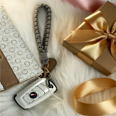 BRACCIALETTI PORTAFORTUNA – PORTACHIAVI IN MACRAMÈ – FATTO A MANO