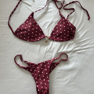 Bikini rosso a pois 