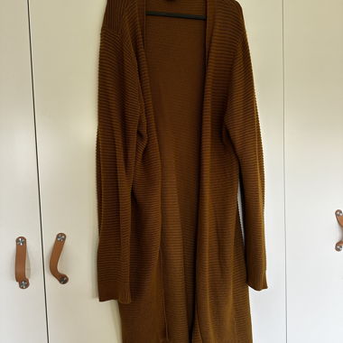 Brauner Langer Cardigan