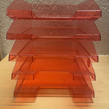 Ablage / Casier à courrier rouge plastique