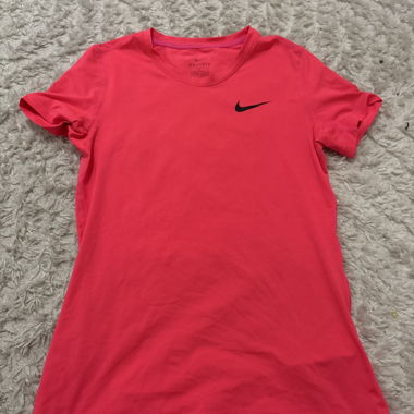 T-shirt Nike Dri-FIT rose