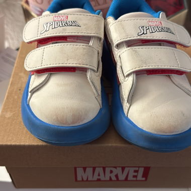 Kids' adidas Marvel 23/2 sneakers