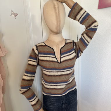 Gestreifter Pullover Urban Outfitters mit V‑Ausschnitt Grösse S