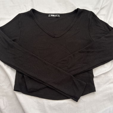 Black long-sleeve T-shirt