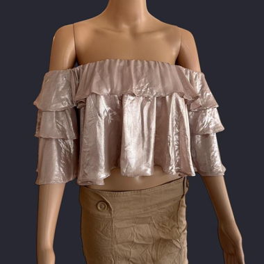 Top corto spalle scoperte metallizzato