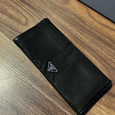 Prada Portemonnaie aus Nylon, Schwarz -Top Zustand