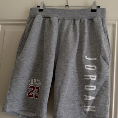 Short Jordan grigi