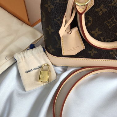 Brandneue Tasche