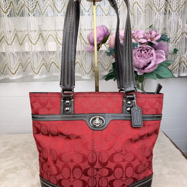 100% Coach Hamptons Original Medium Size Tote Bag