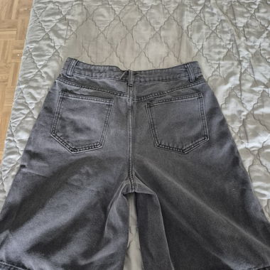 Short en jean noir