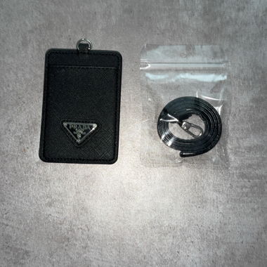 Porta-badge Prada con cordino