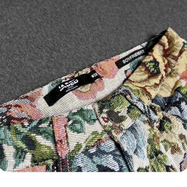 Pantaloni Jaded London floreali Boyfriendfit