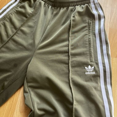 Pantaloni da allenamento Adidas oliva