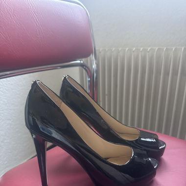 Guess High Heels
