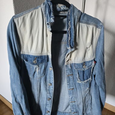 Giacca di jeans con dettagli