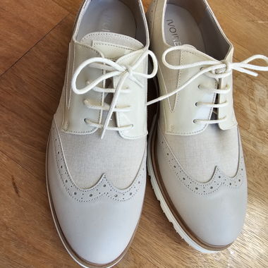 Beige IVOIRE brand derbies