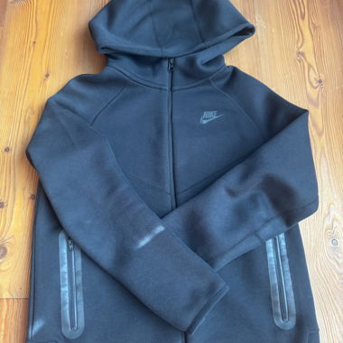 Nike Tech