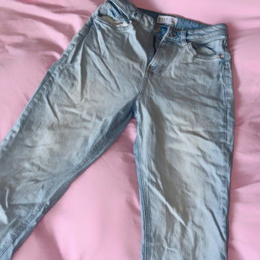 Mom Jeans - stain on right leg