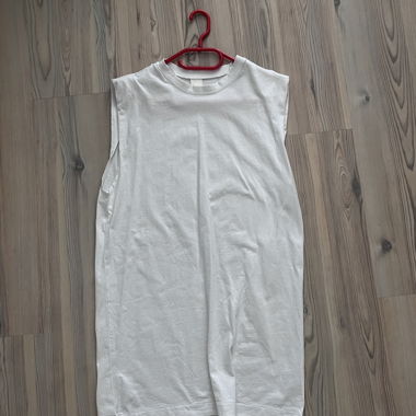 Weisses ärmelloses T-Shirt /Minikleid