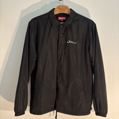 Supreme Coachjacke mit arabischem Logo