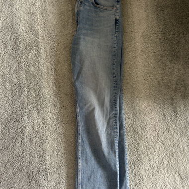 Hellblaue Mom Jeans
