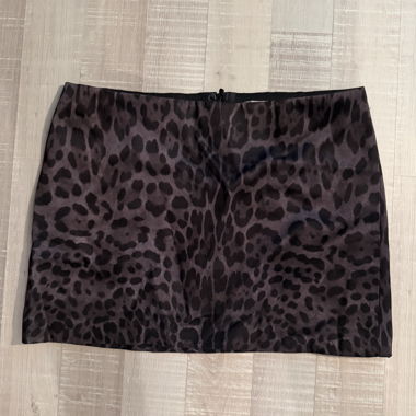 Black leopard mini skirt
