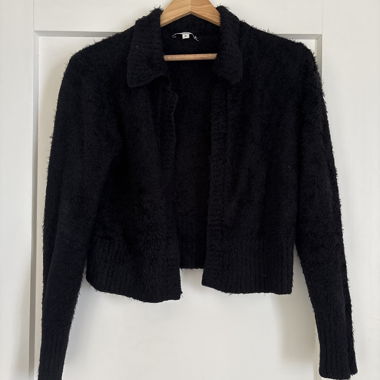 Cardigan ouvert noir duveteux col