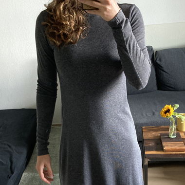 graues Kleid