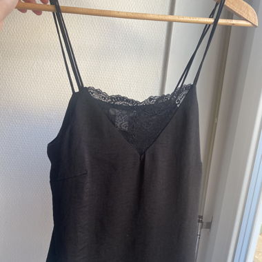 Top dentelle satin
